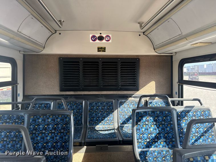 image for item ER2089 2009 Gillig G27E102N2 shuttle bus