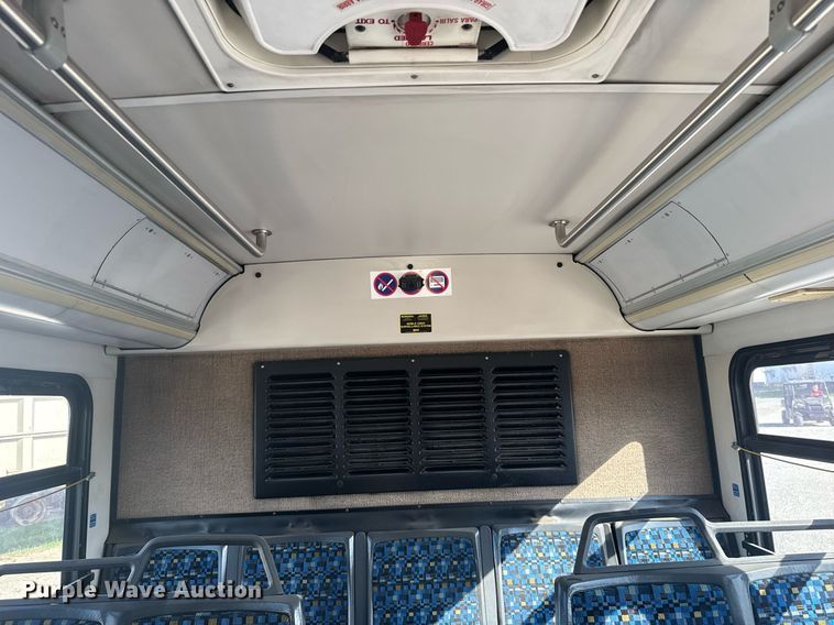 image for item ER2089 2009 Gillig G27E102N2 shuttle bus