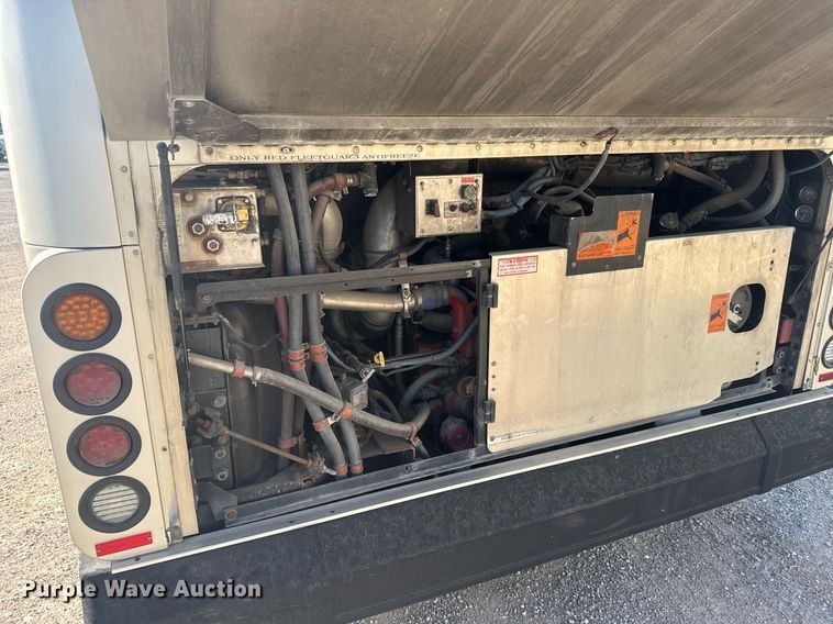 image for item ER2089 2009 Gillig G27E102N2 shuttle bus