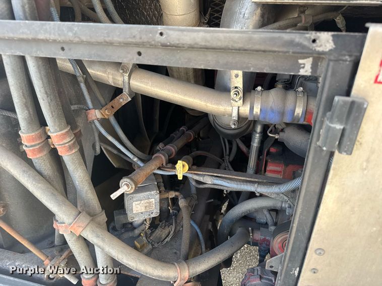 image for item ER2089 2009 Gillig G27E102N2 shuttle bus