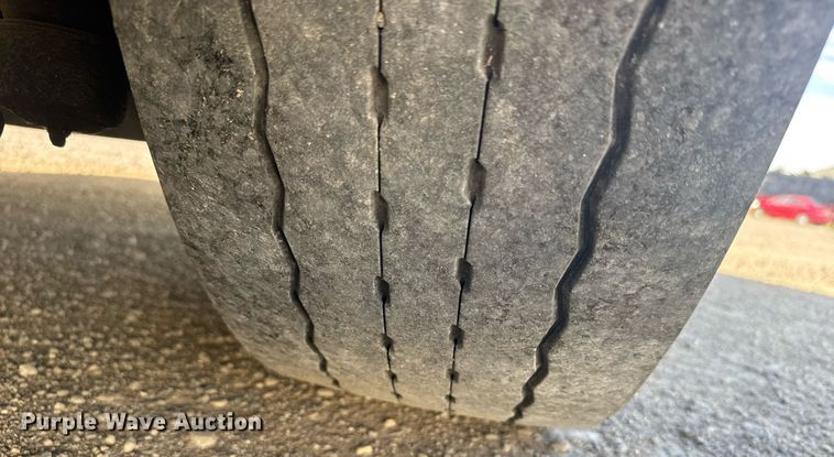 image for item ER2089 2009 Gillig G27E102N2 shuttle bus