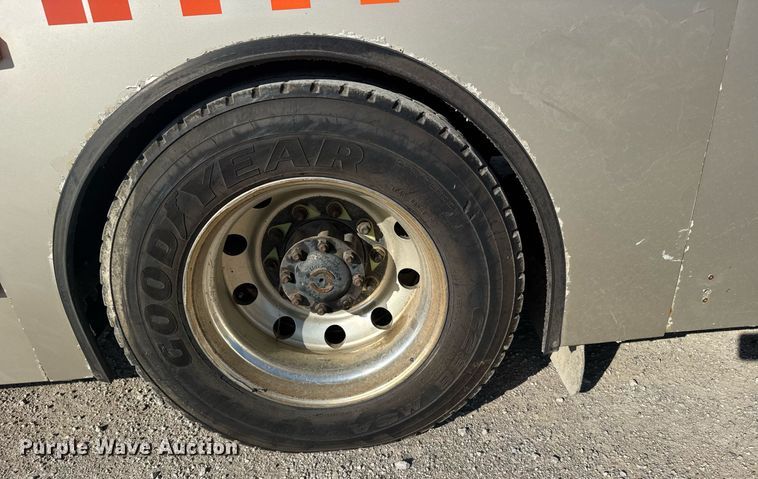 image for item ER2089 2009 Gillig G27E102N2 shuttle bus