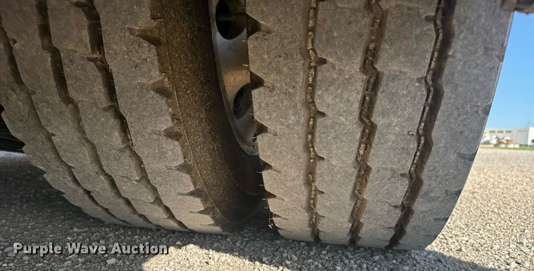 image for item ER2089 2009 Gillig G27E102N2 shuttle bus