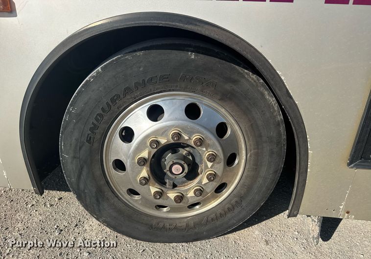 image for item ER2089 2009 Gillig G27E102N2 shuttle bus