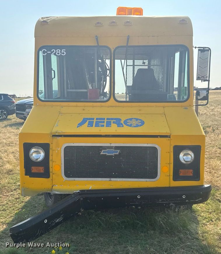 image for item ER2214 1983 Chevrolet P20 delivery van