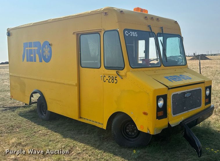 image for item ER2214 1983 Chevrolet P20 delivery van