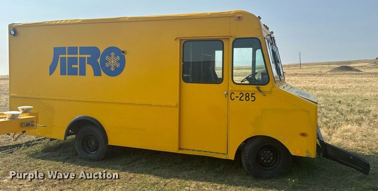 image for item ER2214 1983 Chevrolet P20 delivery van