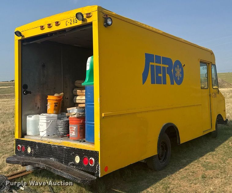 image for item ER2214 1983 Chevrolet P20 delivery van