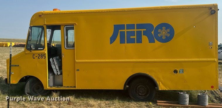 image for item ER2214 1983 Chevrolet P20 delivery van