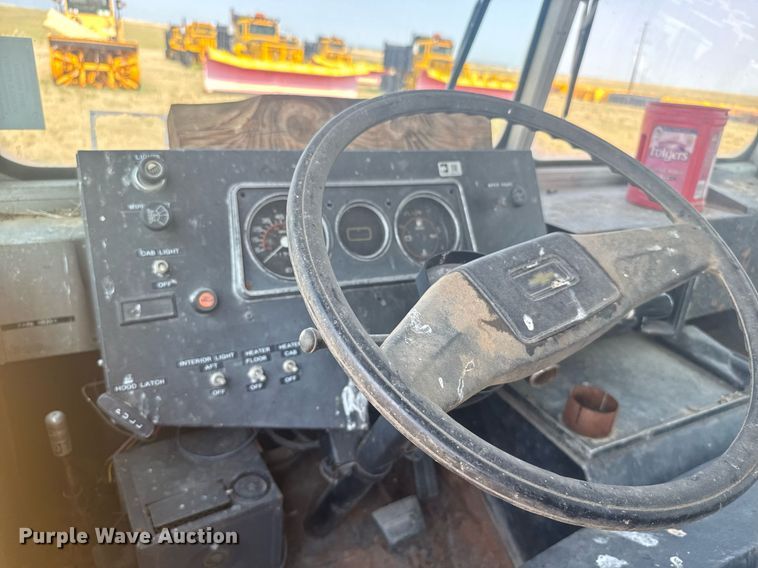 image for item ER2214 1983 Chevrolet P20 delivery van