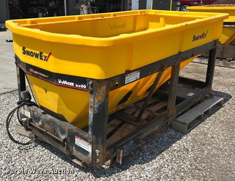 image for item ET3004 Snow Ex V-Max 8500 spreader