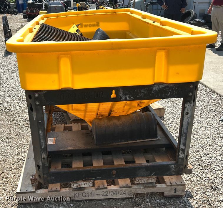 image for item ET3004 Snow Ex V-Max 8500 spreader