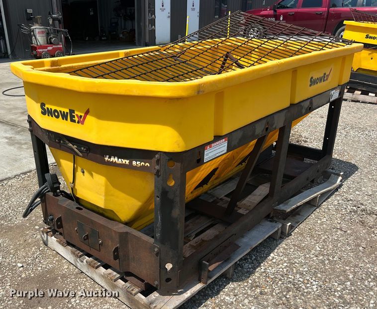 image for item ET3005 Snow Ex V-Max 8500 spreader