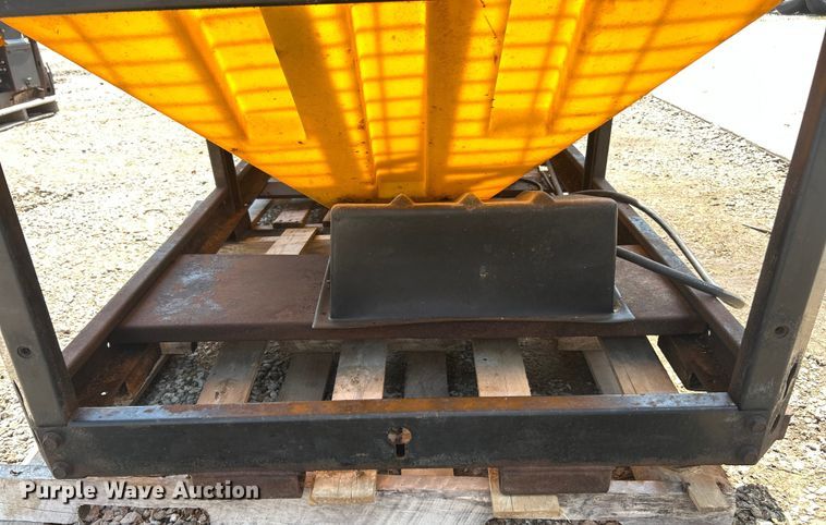 image for item ET3005 Snow Ex V-Max 8500 spreader