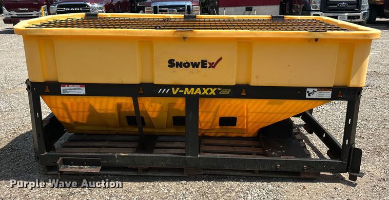 image for item ET3007 Snow Ex V-Max G2 spreader
