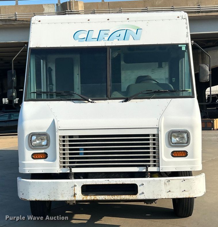 image for item ET3034 2016 Freightliner MT45 delivery van