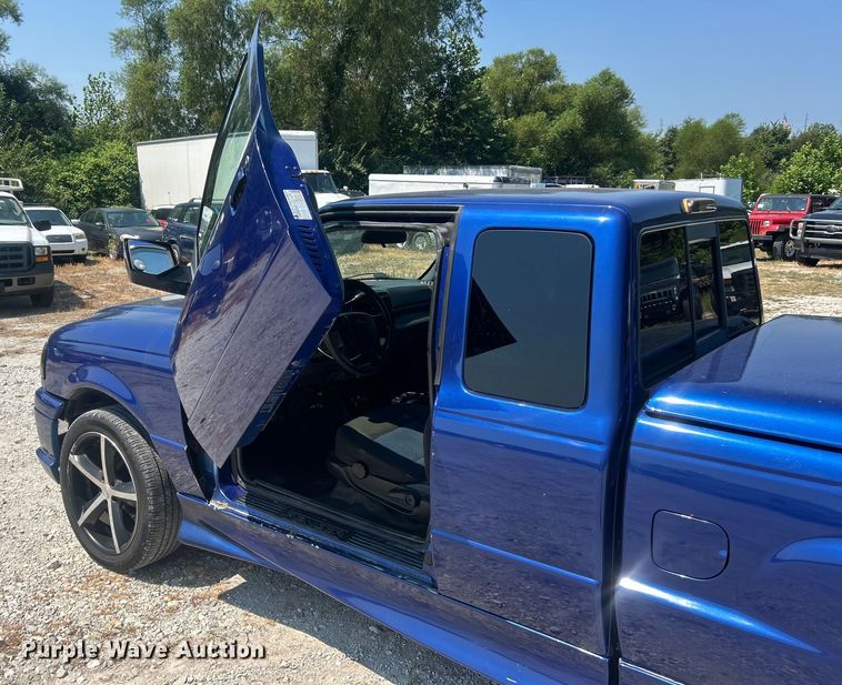 image for item ET3036 2006 Ford Ranger SuperCab pickup truck