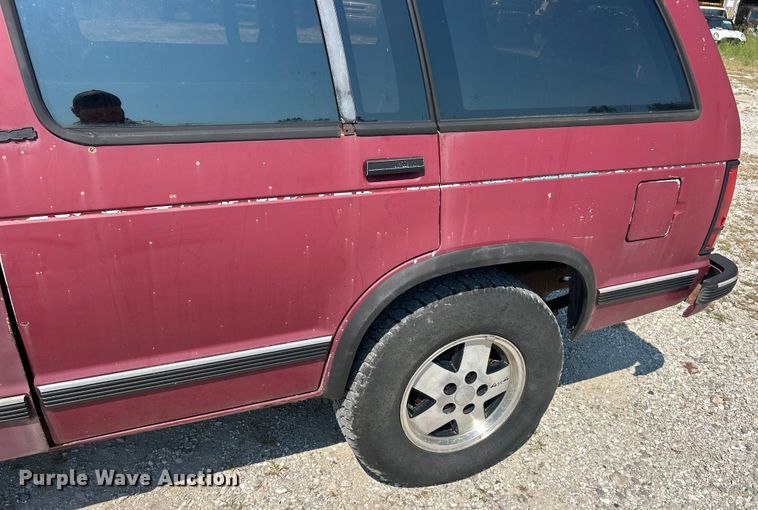 image for item ET3037 1992 Chevrolet Blazer SUV