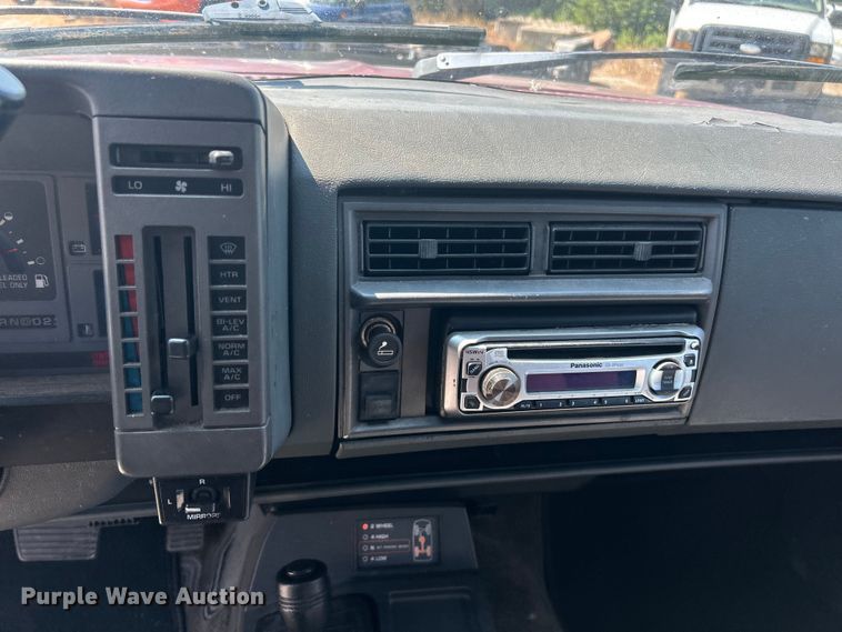 image for item ET3037 1992 Chevrolet Blazer SUV