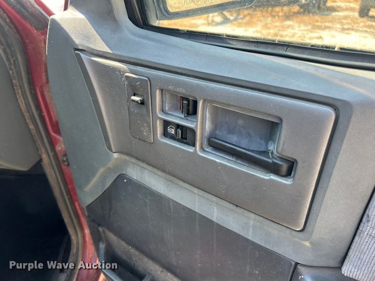 image for item ET3037 1992 Chevrolet Blazer SUV