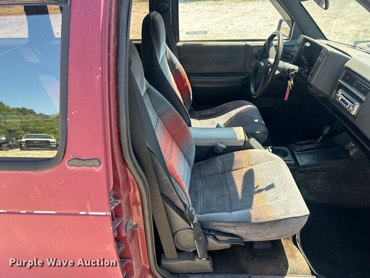 image for item ET3037 1992 Chevrolet Blazer SUV