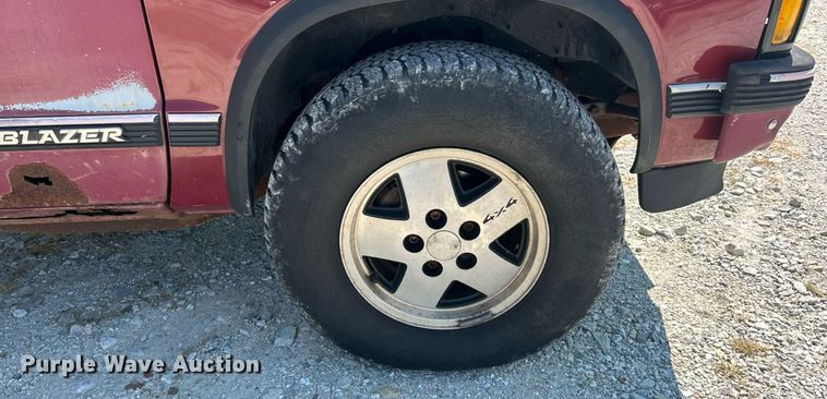image for item ET3037 1992 Chevrolet Blazer SUV
