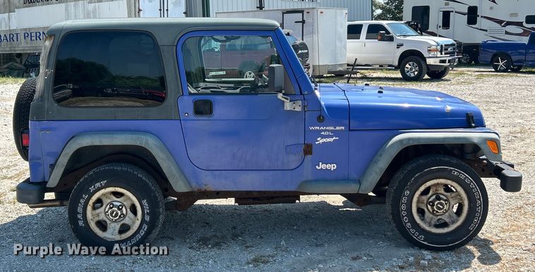 image for item ET3038 1998 Jeep Wrangler Sport SUV