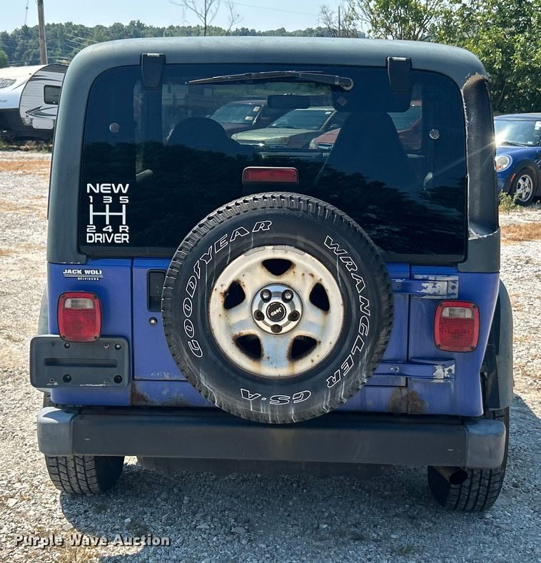 image for item ET3038 1998 Jeep Wrangler Sport SUV