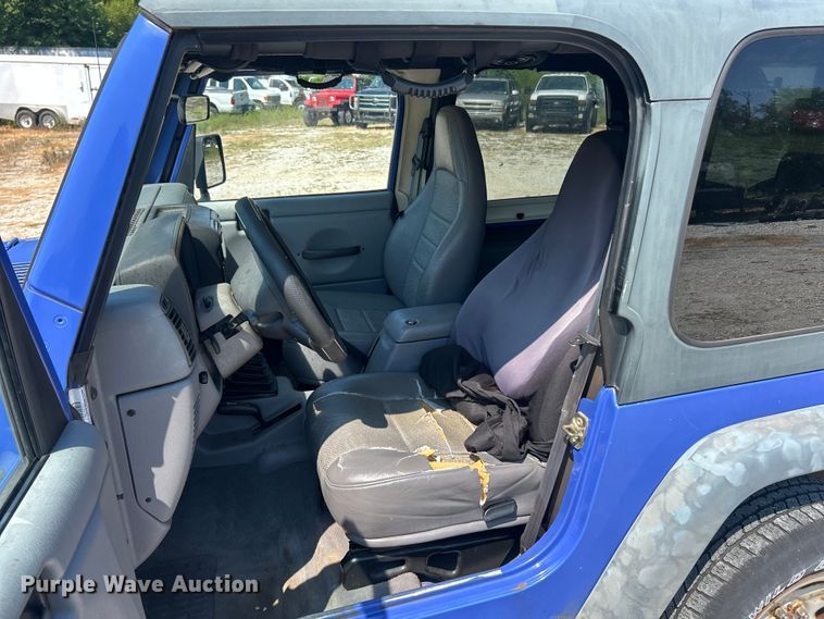 image for item ET3038 1998 Jeep Wrangler Sport SUV