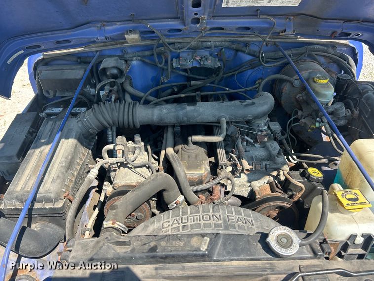 image for item ET3038 1998 Jeep Wrangler Sport SUV