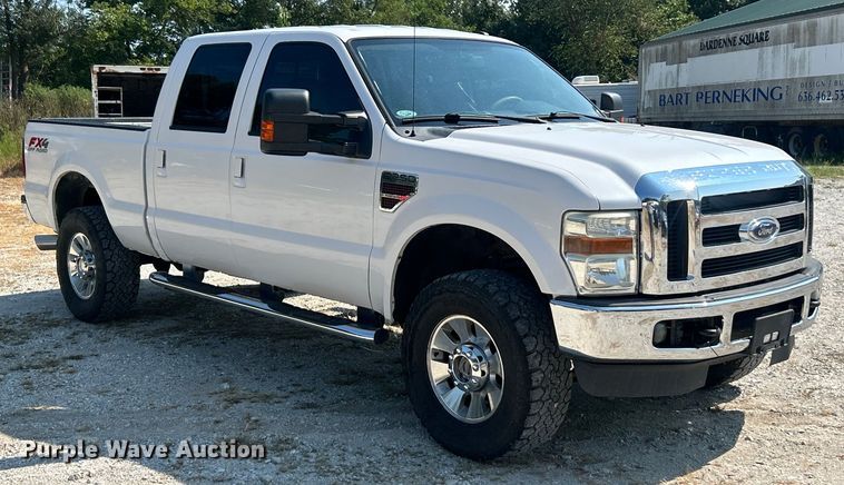 image for item ET3039 2010 Ford F250 Super Duty XL  Crew Cab pickup truck