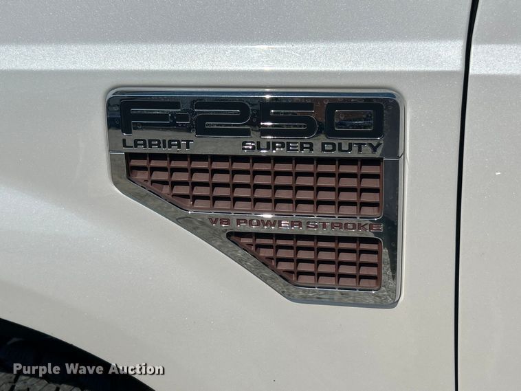 image for item ET3039 2010 Ford F250 Super Duty XL  Crew Cab pickup truck