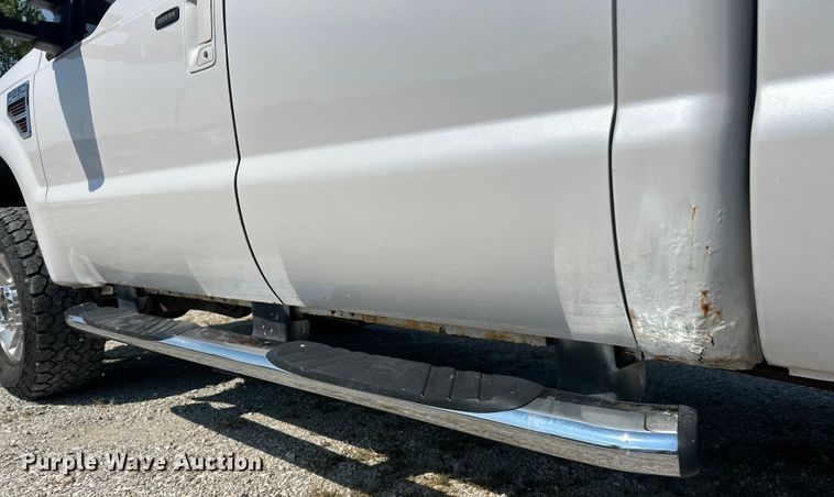 image for item ET3039 2010 Ford F250 Super Duty XL  Crew Cab pickup truck