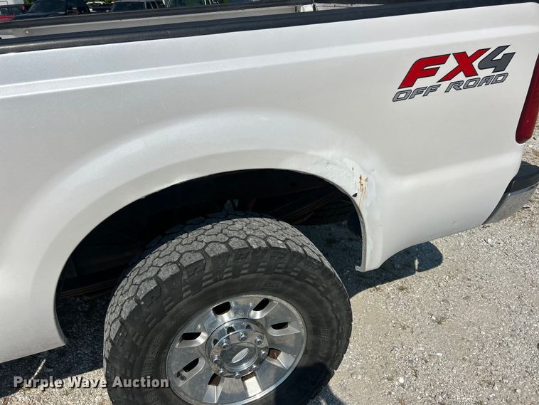 image for item ET3039 2010 Ford F250 Super Duty XL  Crew Cab pickup truck