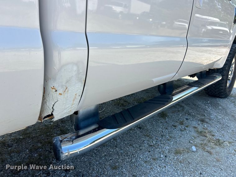 image for item ET3039 2010 Ford F250 Super Duty XL  Crew Cab pickup truck