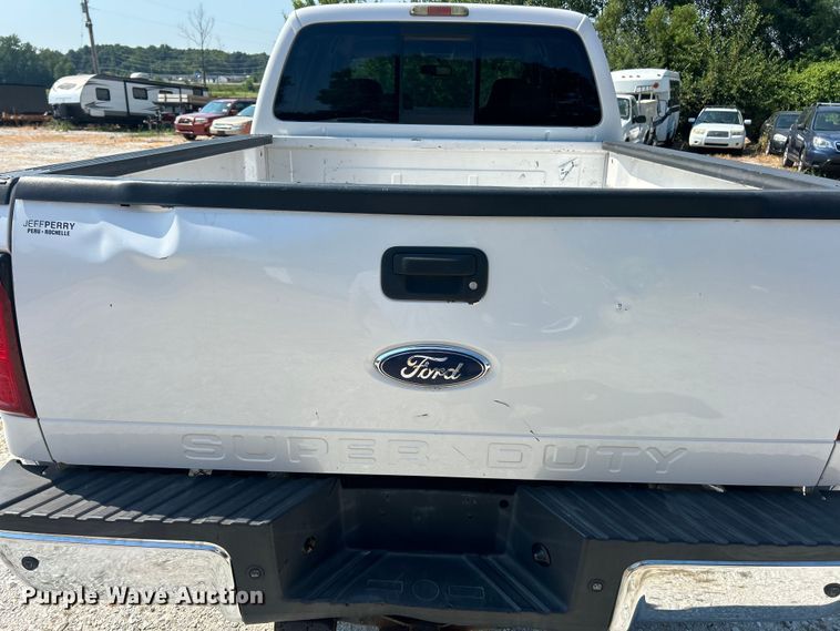 image for item ET3039 2010 Ford F250 Super Duty XL  Crew Cab pickup truck