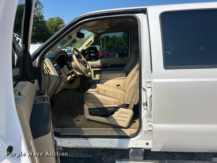 image for item ET3039 2010 Ford F250 Super Duty XL  Crew Cab pickup truck