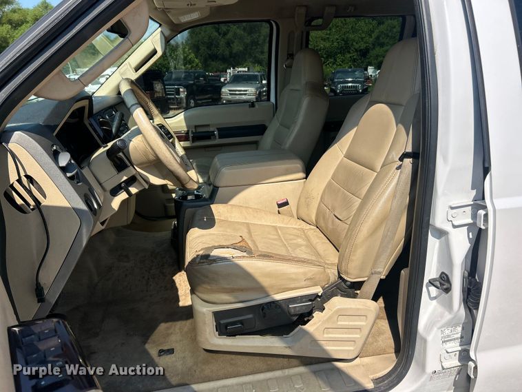 image for item ET3039 2010 Ford F250 Super Duty XL  Crew Cab pickup truck