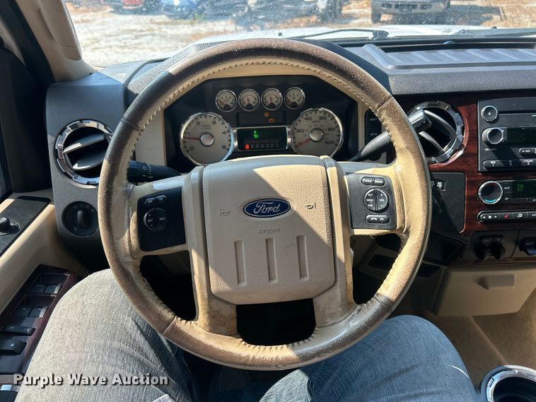 image for item ET3039 2010 Ford F250 Super Duty XL  Crew Cab pickup truck