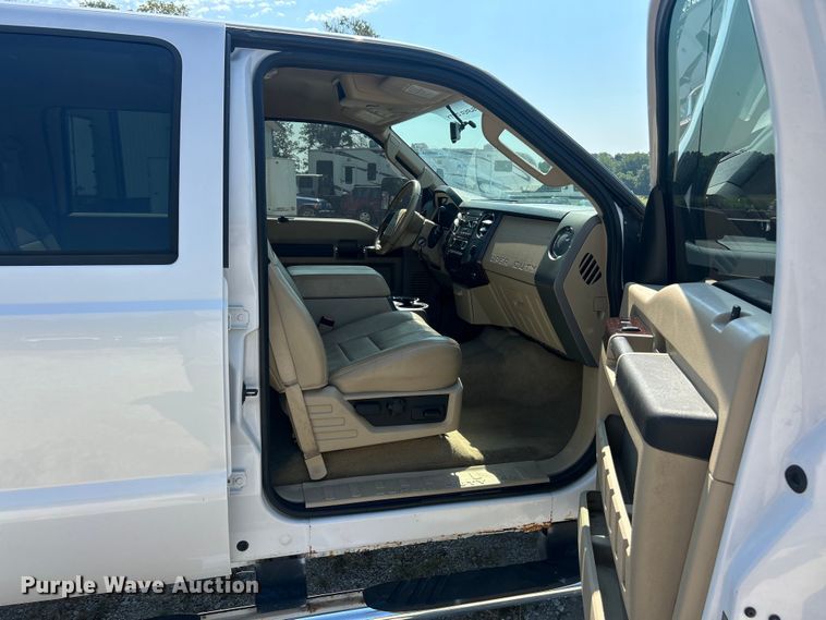 image for item ET3039 2010 Ford F250 Super Duty XL  Crew Cab pickup truck