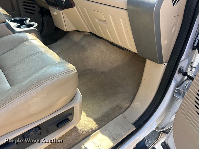 image for item ET3039 2010 Ford F250 Super Duty XL  Crew Cab pickup truck