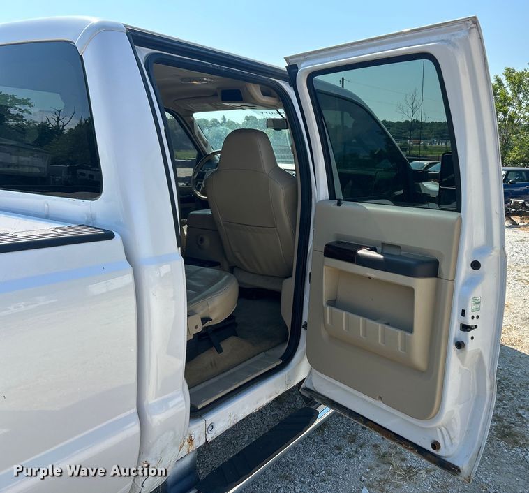 image for item ET3039 2010 Ford F250 Super Duty XL  Crew Cab pickup truck