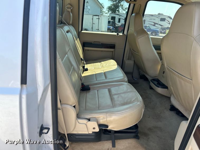 image for item ET3039 2010 Ford F250 Super Duty XL  Crew Cab pickup truck