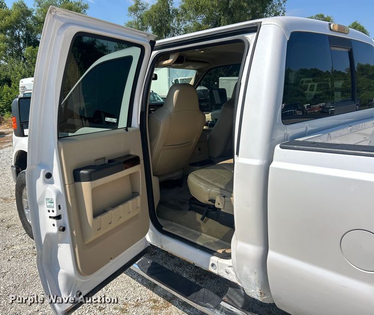 image for item ET3039 2010 Ford F250 Super Duty XL  Crew Cab pickup truck