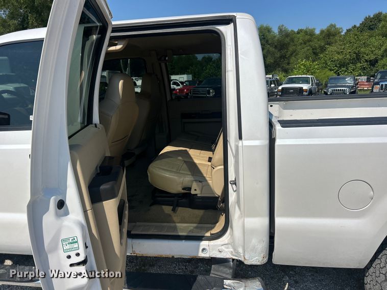 image for item ET3039 2010 Ford F250 Super Duty XL  Crew Cab pickup truck