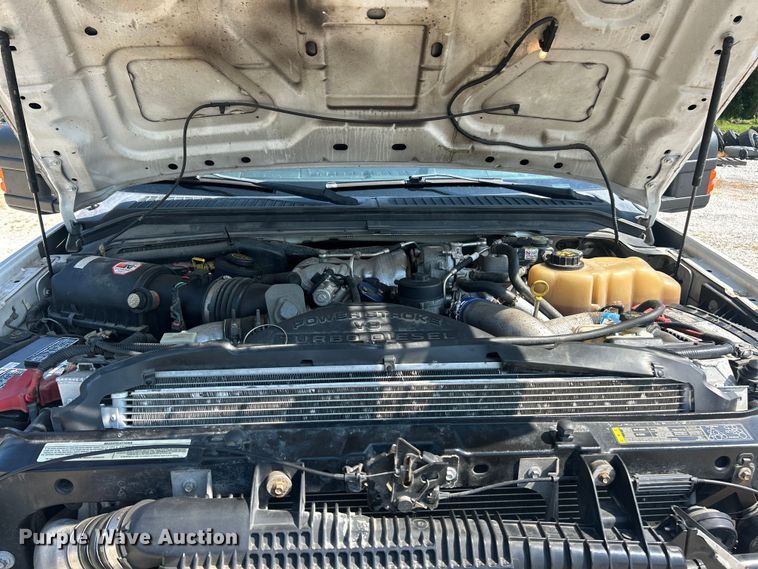 image for item ET3039 2010 Ford F250 Super Duty XL  Crew Cab pickup truck