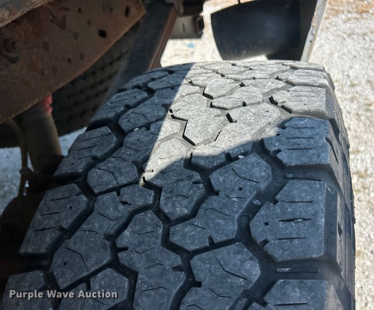 image for item ET3039 2010 Ford F250 Super Duty XL  Crew Cab pickup truck