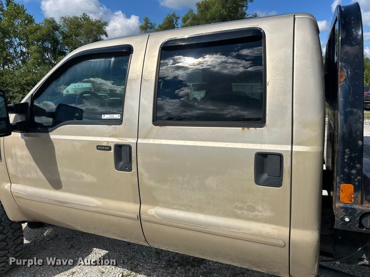 image for item ET3092 2008 Ford F250 Super Duty Lariat  Crew Cab flatbed truck