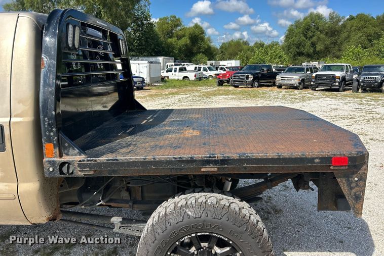 image for item ET3092 2008 Ford F250 Super Duty Lariat  Crew Cab flatbed truck