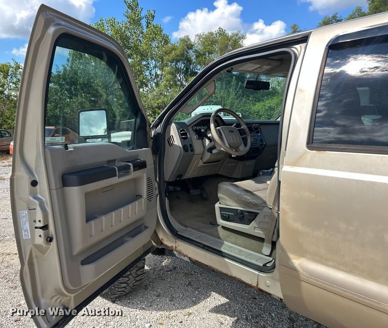 image for item ET3092 2008 Ford F250 Super Duty Lariat  Crew Cab flatbed truck